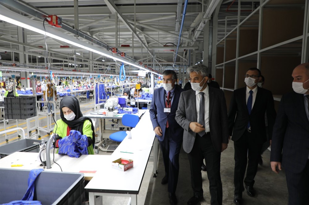 valimiz sayin mehmet makas erzincan organize sanayi bolgesi nde faaliyet gosteren fabrika ve tesislerde incelemelerde bulundu