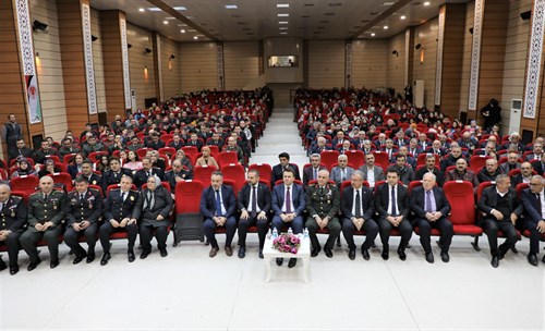 Öğrenciler, Çanakkale Ruhunu Yaşattılar. 