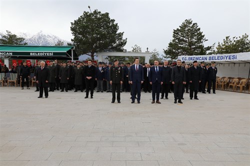 18 Mart Şehitleri Anma Günü ve Çanakkale Zaferi'nin 108. Yıldönümünde Garnizon Şehitliği’nde Program Düzenlendi. 
